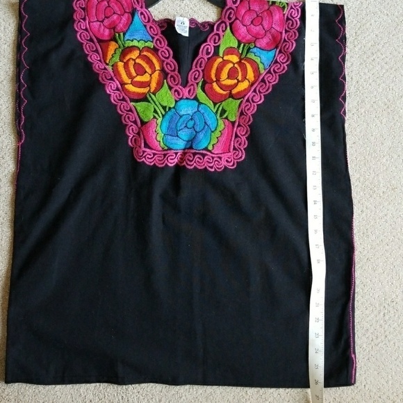 ARTESANIAS MICKEY Embroidered Floral Top Medium! - Picture 6 of 8